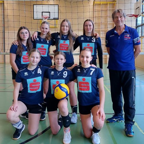 MS1 Tigers Ceren Yilmaz, Leonie Teplan, Anne-Marie Ebner, Johanna Vitzthum, Peter Wallner (Coach) Theresa Schachner, Paula Kobusch, Emma Schild