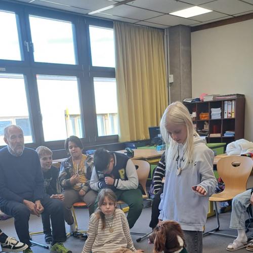 Schulbesuchshund_Bina