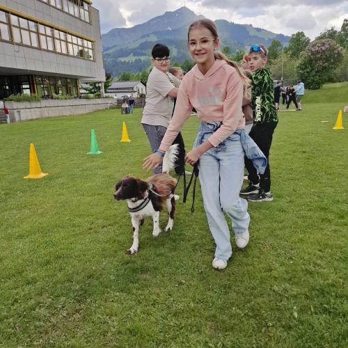 Hindernisparcours mit Sam und Bina