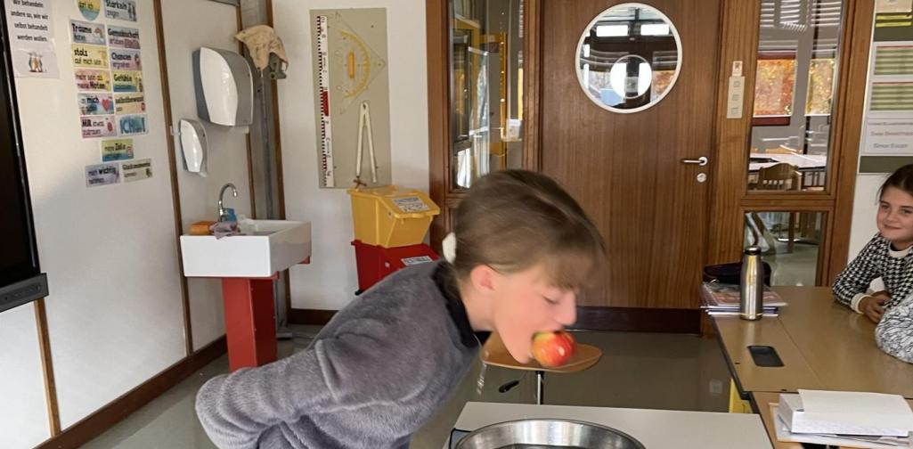 Apple Bobbing 4 Apple Bobbing 4